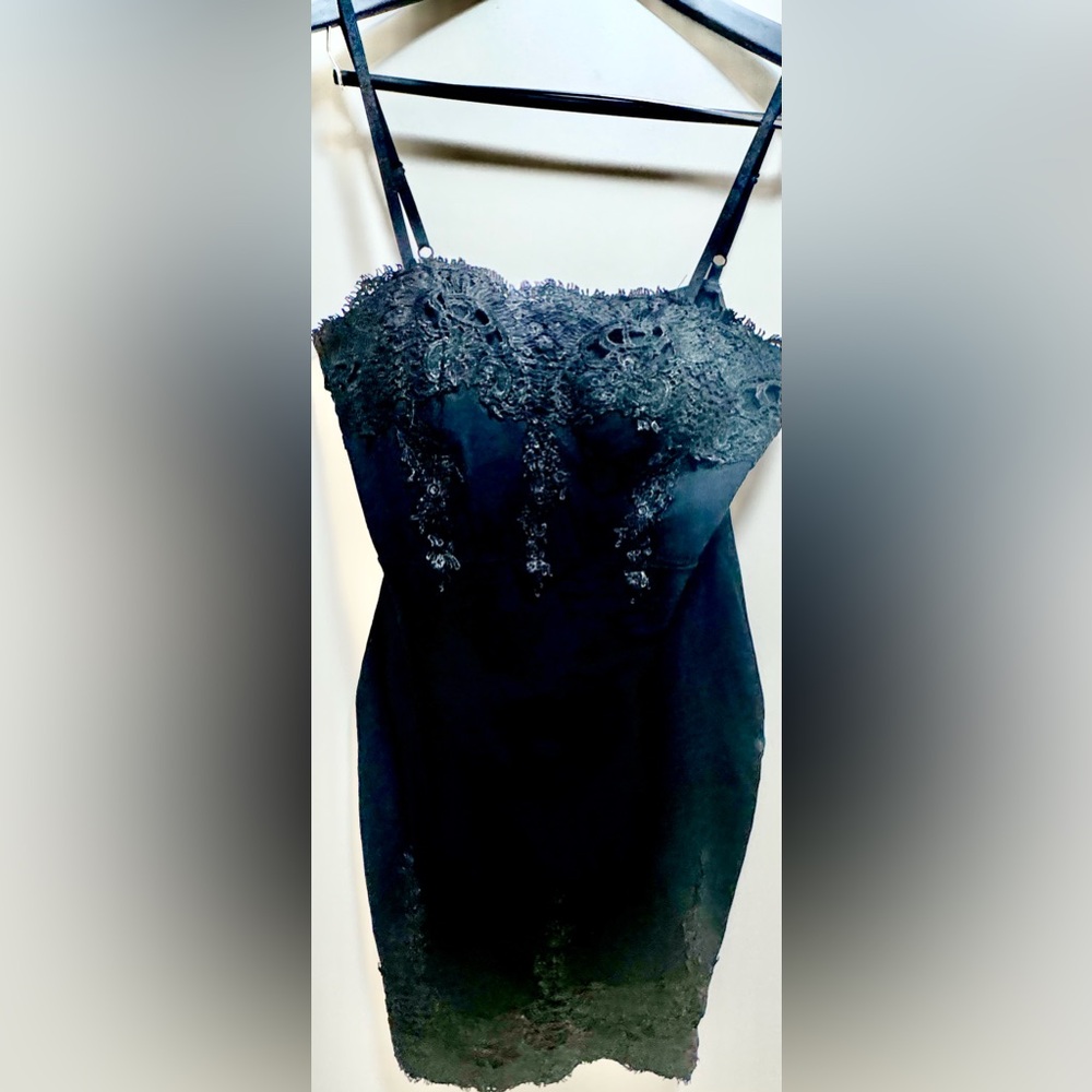 Haute Monde Classic Black Garment